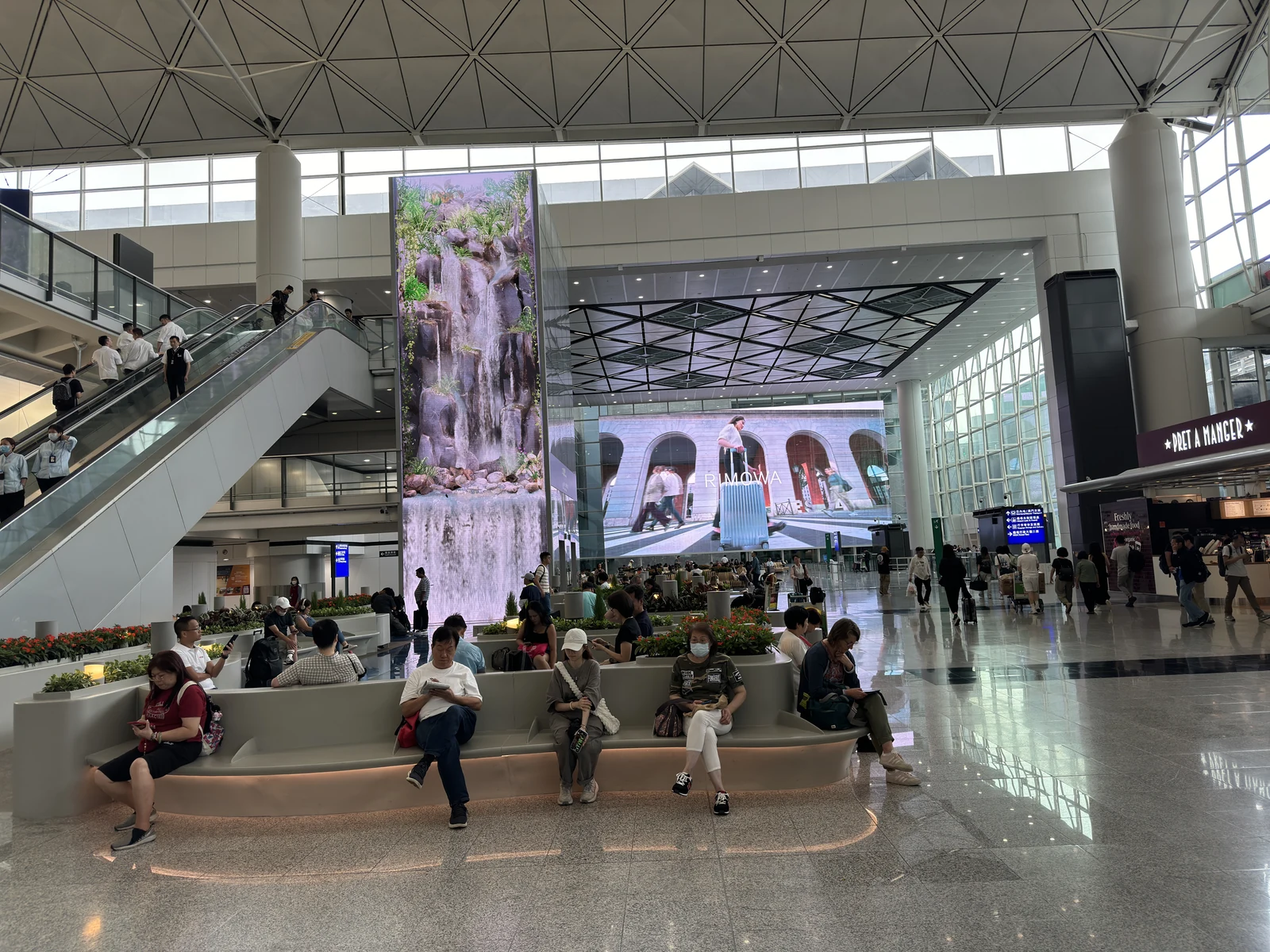 Arrival hall in Hong Kong International Airport Terminal 1